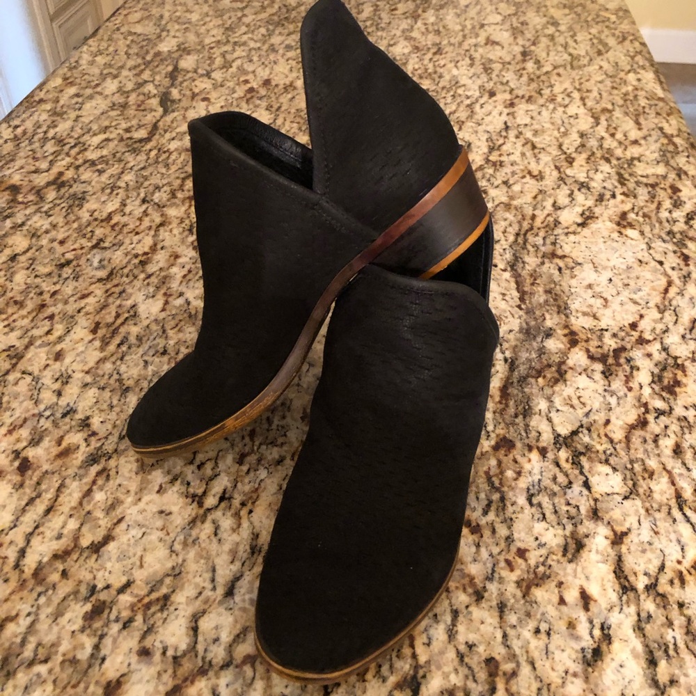 Lucky Brand Baley Black Ankle Booties - Size 6️⃣